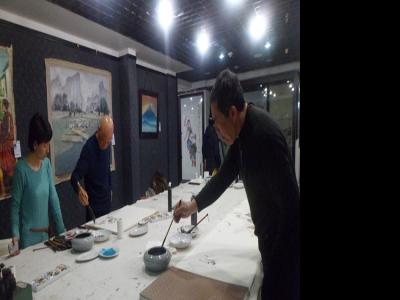 河北美術(shù)家協(xié)會(huì)理事陳衛(wèi)建、黃志林成功美術(shù)館再繪國(guó)畫冊(cè)