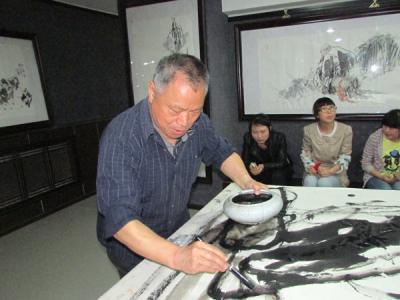 “大美甘肅•敦煌朝圣”筆會活動畫家之朱自謙