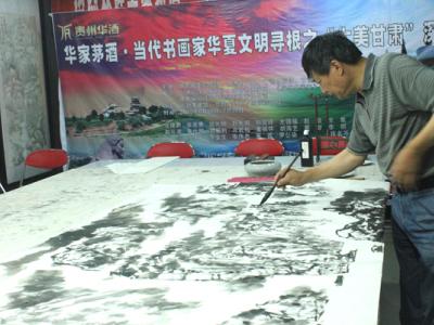 荊門市美術家協會副主席孫延祥再繪八尺山水