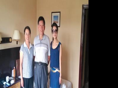 河北省美協理事李維世抵蘭