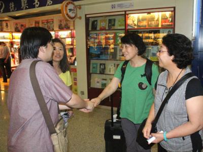 當代書畫名家雪域梵音圣境之旅采風多位畫家今抵蘭
