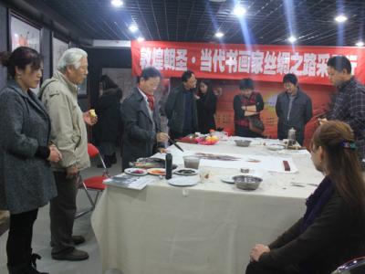 “敦煌朝圣&#8226;當代書畫家絲綢之路采風行”大型書畫筆