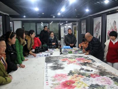 執(zhí)著扎實(shí)感動(dòng)常在——記王祖銘畫(huà)家日