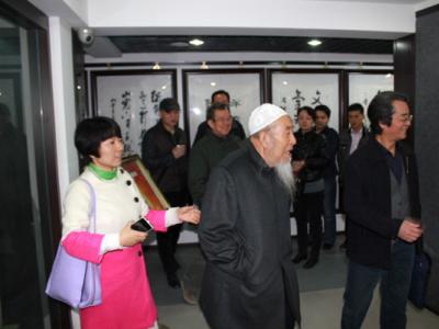 著名隱逸畫家馬西園蒞臨成功美術(shù)館