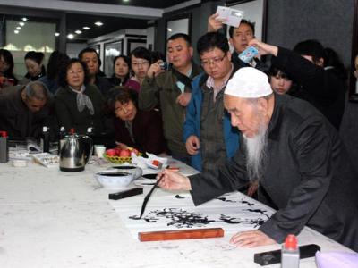 信手花葉氣象宏——馬西園先生畫家日筆會現(xiàn)場作花鳥畫