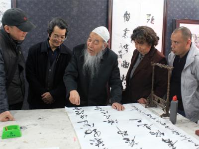秋子老師蒞臨馬西園大型畫家日活動