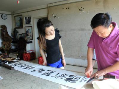甘肅成功書畫藝術(shù)研究院代表拜訪北方畫院院長(zhǎng)郝鳳先先生