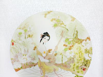 云想衣裳花想容 春風拂檻露華濃——陳有吉工筆仕女畫淺析