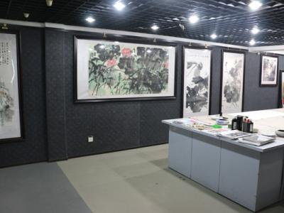 國畫家李輝畫作今在成功美術館專廳展出