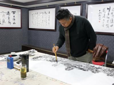 山水畫家馬志剛今日于成功美術館再次揮毫創作