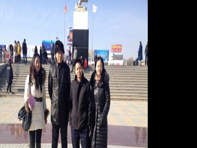 參加“2013—2014中國美術家年度人物”安奇、邢子一同機