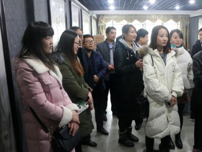 河西成功學校代表及西安成功酒店代表做客參觀成功美術館