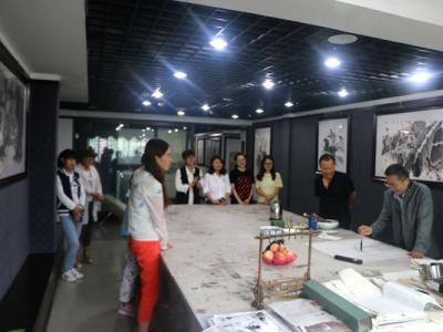 揚州大學美術與設計學院院長賀萬里教授“畫家日”活動今