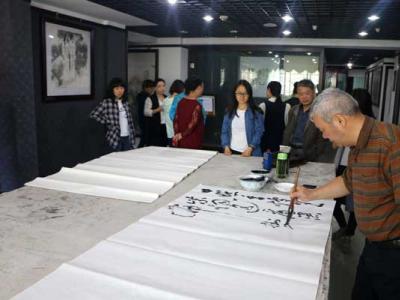 湖北書協(xié)副主席李國光先生“書法家日”活動今在蘭州成功