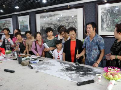 8月19日蘆葦風光畫家陳華民畫家日活動將在成功美術館上演