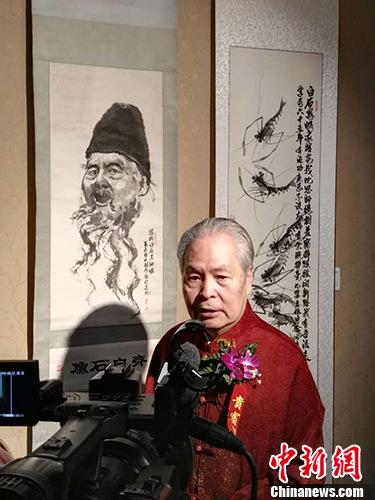 張文魁接受媒體采訪。