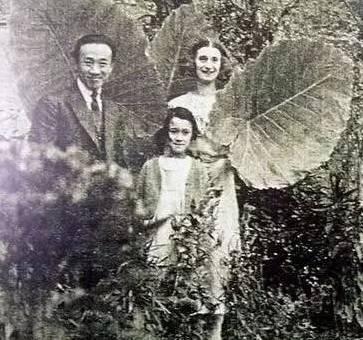▲林風眠和妻子阿麗絲，女兒蒂娜。