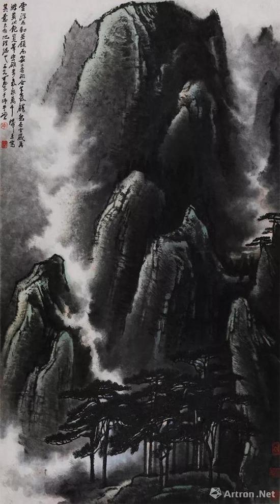 李可染 黃山煙云 鏡心 設色紙本 1979年作 170×94 cm。