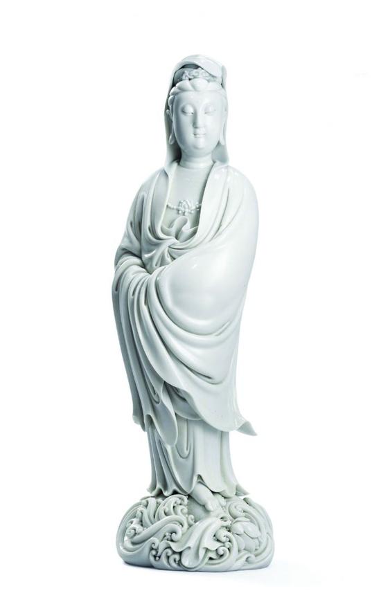 圖3 明“何朝宗印”款德化白釉渡海觀音立像以1600萬港元落槌