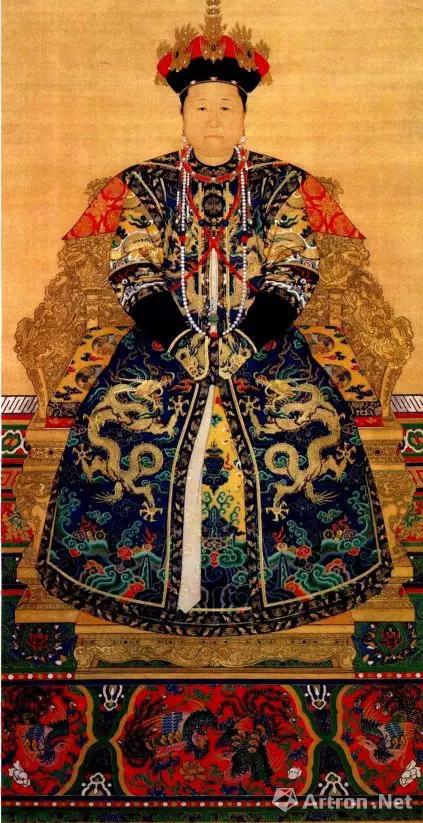 清《孝莊文皇后朝服像》 故宮博物院藏