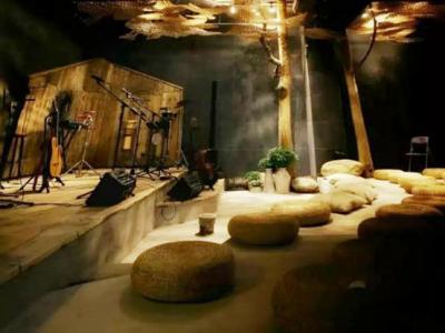 9月15日到北京山谷民居看“破局——飛了當代書法水墨展”