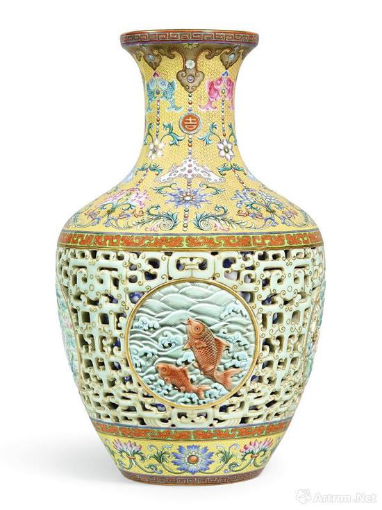乾隆洋彩透雕夾層玲瓏尊