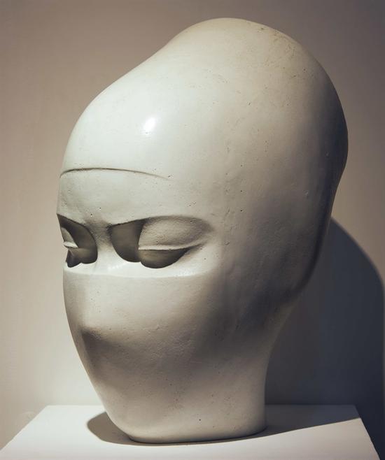 29。傅中望《生命使者》 玻璃鋼 60cm×50cm×34cm 1984年 湖北美術館藏