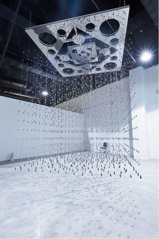 [德國(guó)]亨里可·瑙曼作品《2000》在釜山當(dāng)代藝術(shù)博物館? 圖片：Artnet News