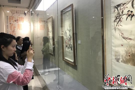 觀眾觀展 索有為 攝
