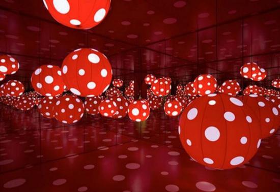 草間彌生亞洲巡展“我的一個夢”現場，上海當代藝術館，2013