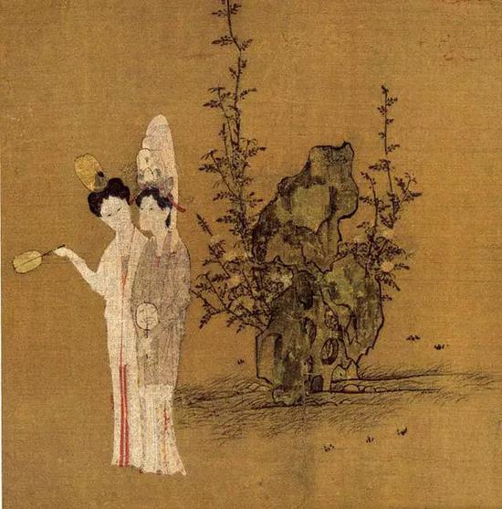宋 錢選《招涼仕女》，右邊女子佩戴重樓子花冠