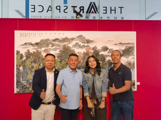 阮江華山水畫展在新加坡開幕，向世界展示中國(guó)傳統(tǒng)藝術(shù)和海南風(fēng)情
