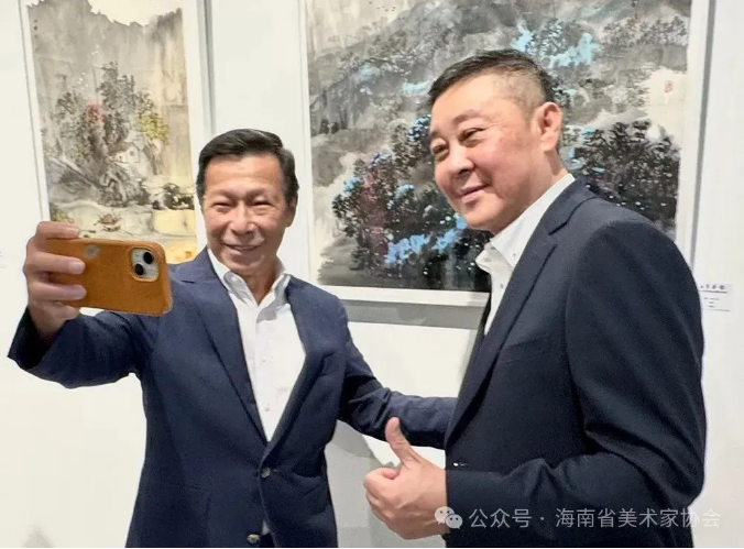阮江華山水畫展在新加坡開幕，向世界展示中國(guó)傳統(tǒng)藝術(shù)和海南風(fēng)情