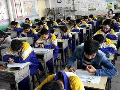 《成功在路上》第一卷（節選）：重視教育教學中存在的問題